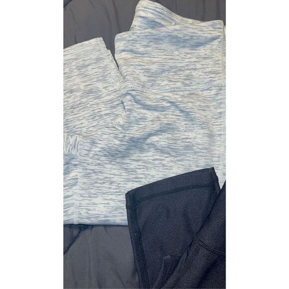 Women’s capri Leggings Bundle of 3  (Size X-Small) - Picture 4 of 5